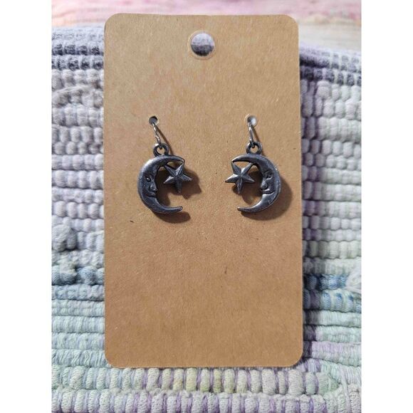 (3 for $15)~JoMa~ Silvertone Moon Dangle Earrings with Star- NWT - Picture 1 of 4